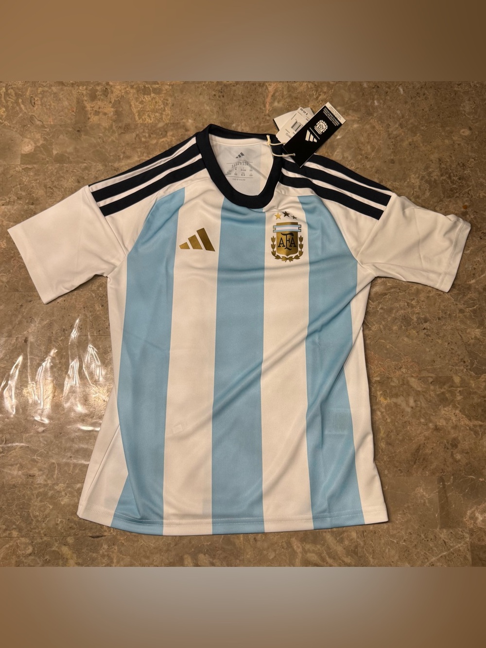 New Adidas Argentina 2026 Home Jersey
Unisex kids size Medium 11/12
New with tag